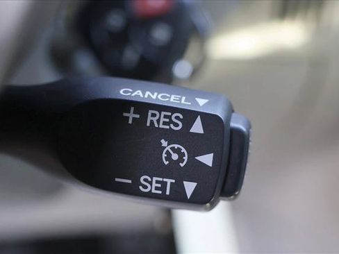 Used 2010 Toyota Corolla LE FWD image 15