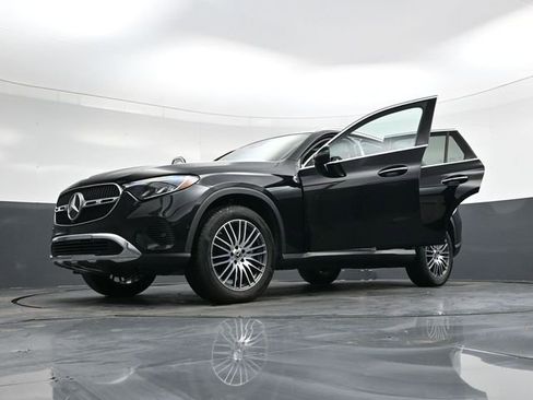 Used 2024 Mercedes-Benz GLC 300 4MATIC image 42