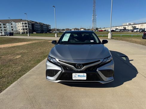 Used 2024 Toyota Camry XSE image 3