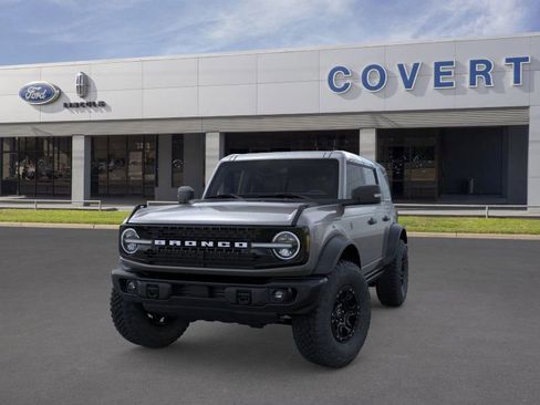 New 2025 Ford Bronco Badlands image 2