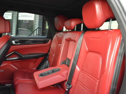 Used 2019 Porsche Cayenne AWD/4WD image 27