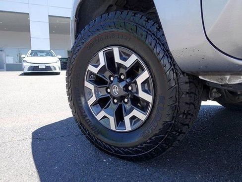 Certified 2019 Toyota Tacoma SR RWD image 9