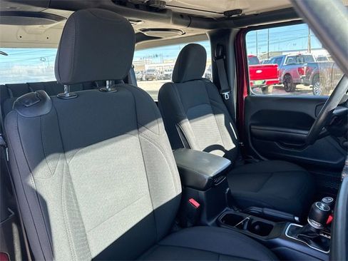 Used 2021 Jeep Wrangler Sport image 31