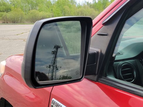 Used 2015 Toyota Tundra SR5 AWD/4WD image 10