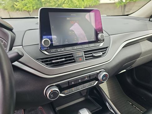 Used 2025 Nissan Altima 2.5 SR image 19