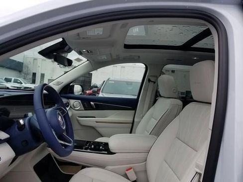 New 2026 Buick Enclave Avenir image 8