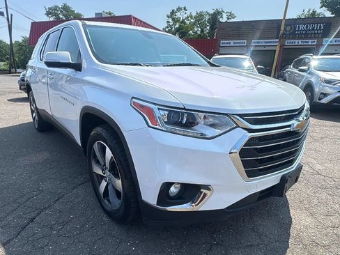 Used 2021 Chevrolet Traverse LT w/ LT Premium Package AWD/4WD image 3