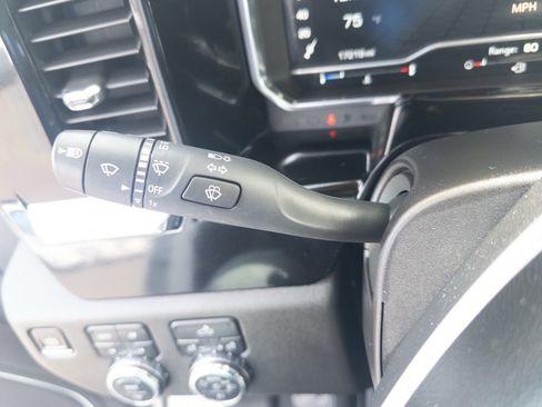 Used 2023 GMC Sierra 1500 Elevation image 23