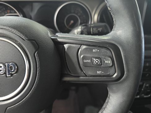 Used 2018 Jeep Wrangler Unlimited Sport S AWD/4WD image 15