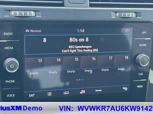 Used 2019 Volkswagen e-Golf SE w/ Driver Assistance Package image 29