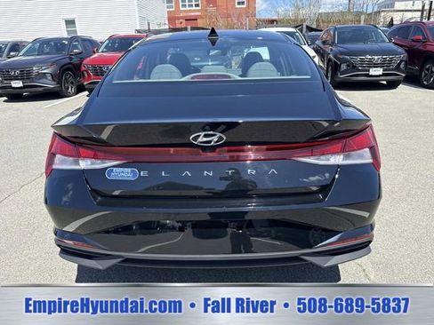 Certified 2023 Hyundai Elantra SEL FWD image 4