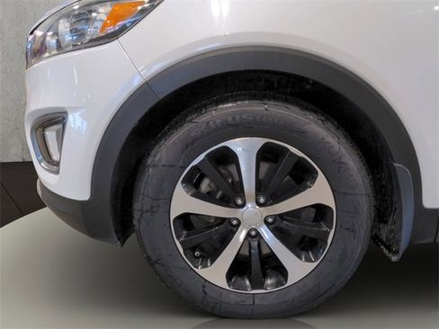 Used 2016 Kia Sorento EX image 21