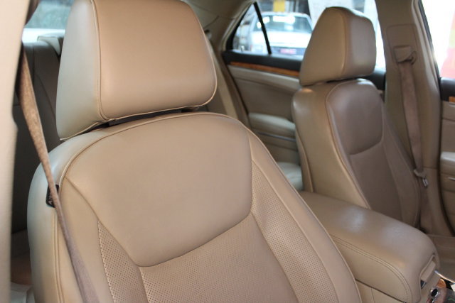 Used 2012 Chrysler 300 Limited w/ Luxury Group RWD image 11