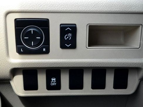 Used 2012 Lexus HS 250h image 39