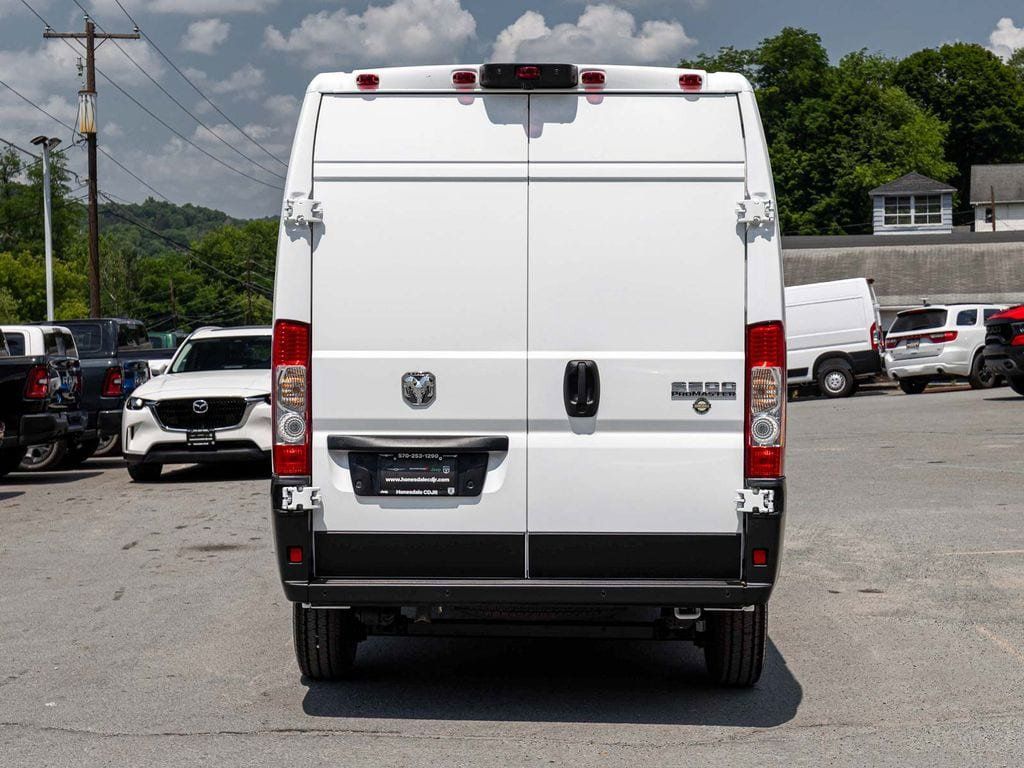 New 2026 RAM ProMaster 2500 w/ Premium Convenience Group FWD image 5