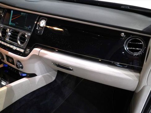 Used 2014 Rolls-Royce Wraith image 27