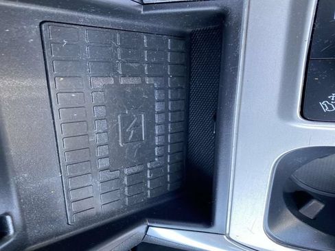 Used 2022 Ford Explorer Limited w/ Equipment Group 301A AWD/4WD image 12