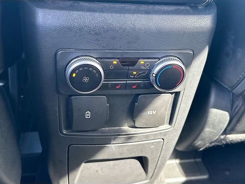 Used 2023 Ford Explorer Limited image 31