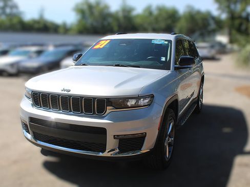 Used 2021 Jeep Grand Cherokee L Limited RWD image 16
