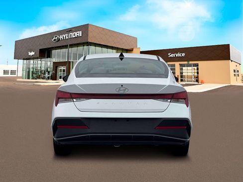 New 2026 Hyundai Elantra SE FWD image 6