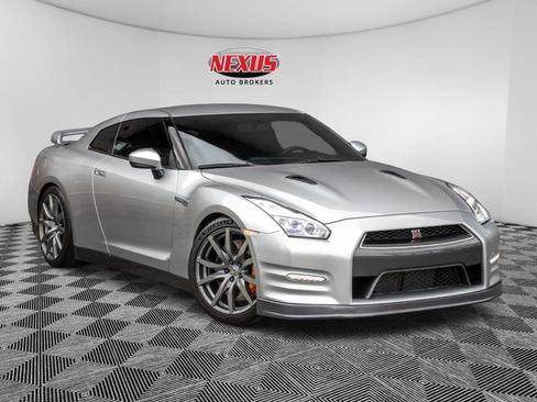 Used 2016 Nissan GT-R Premium AWD/4WD image 1