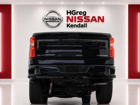 Used 2019 Chevrolet Silverado 1500 Custom Trail Boss w/ Custom Convenience Package AWD/4WD image 5