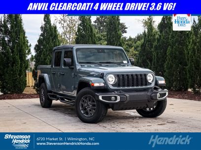 Used 2024 Jeep Gladiator Sport