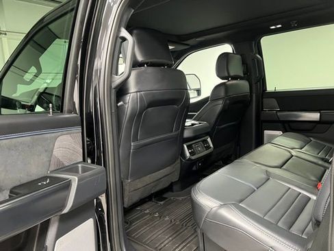 Used 2025 Ford F450 Platinum w/ FX4 Off-Road Package image 45