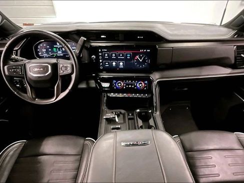 Used 2025 GMC Sierra 2500 AT4X AWD/4WD image 18