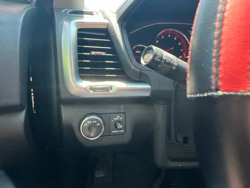 Used 2015 GMC Acadia SLE FWD image 10