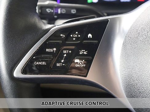 Used 2024 Mercedes-Benz GLB 250 4MATIC w/ Driver Assistance Package image 5