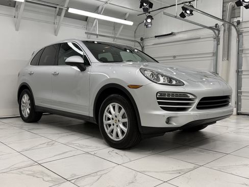 Used 2013 Porsche Cayenne AWD/4WD image 10