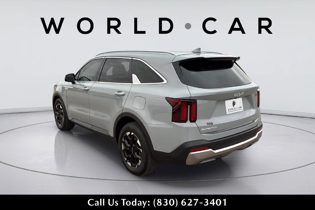 Used 2026 Kia Sorento S FWD image 5