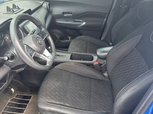 Used 2021 Nissan Kicks SV FWD image 3