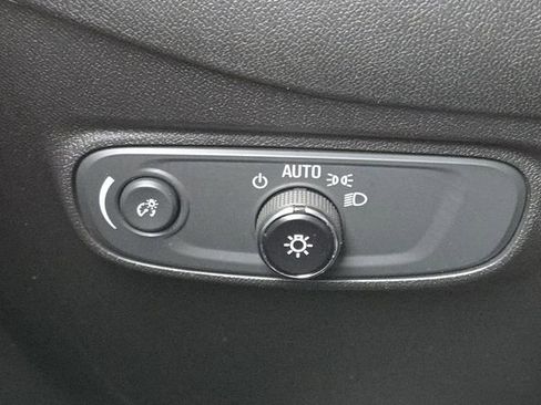 Used 2023 Chevrolet Equinox LT AWD/4WD image 9