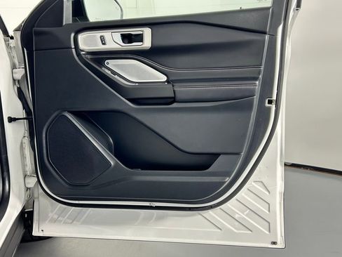 Used 2020 Ford Explorer ST w/ ST Street Pack image 9