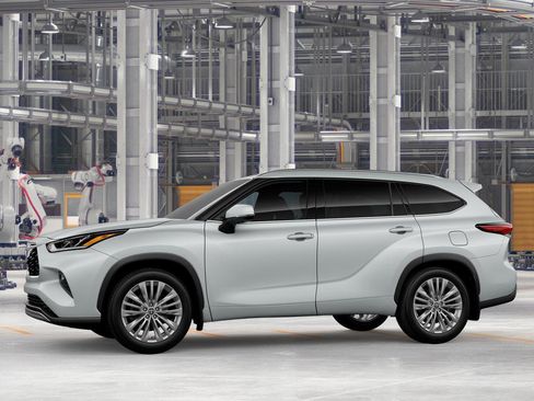 New 2026 Toyota Highlander Platinum AWD/4WD image 3