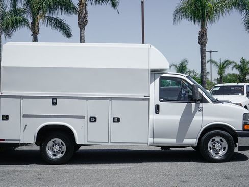Used 2022 Chevrolet Express 3500 w/ Power Convenience Package RWD image 11