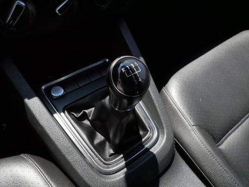 Used 2018 Volkswagen Jetta SE FWD image 24