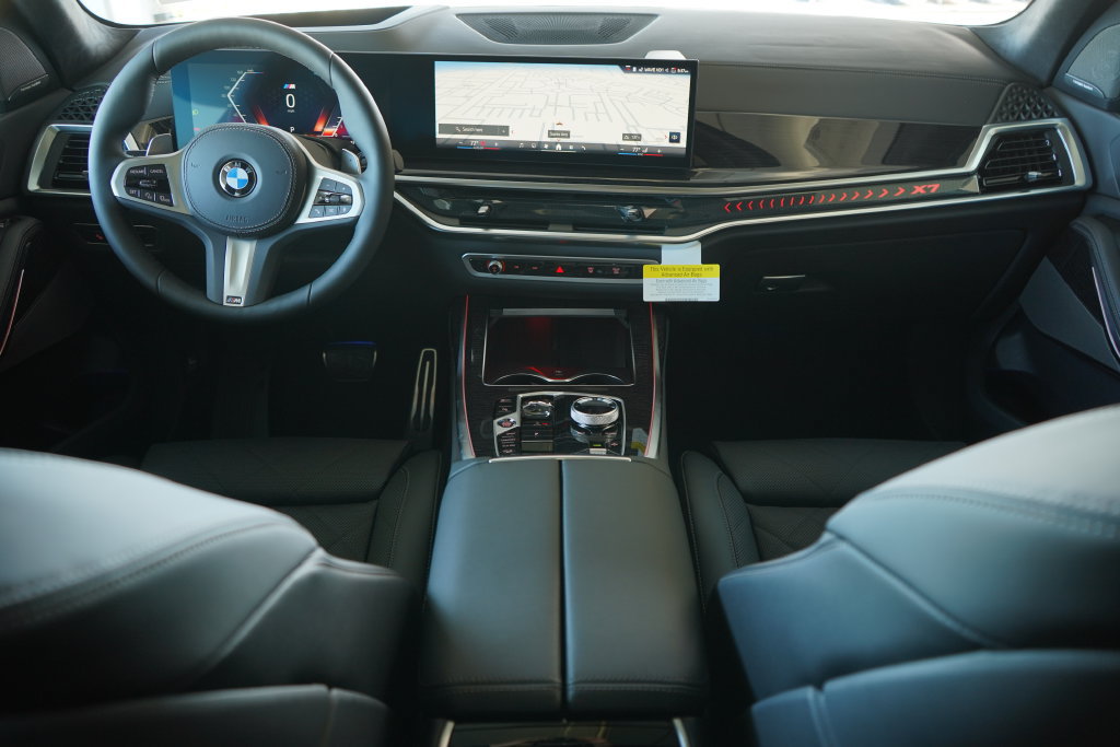 Used 2026 BMW X7 xDrive40i w/ M Sport Package AWD/4WD image 14