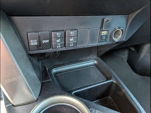 Used 2015 Toyota RAV4 Limited w/ Technology Package image 18