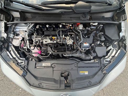 Used 2023 Toyota Prius LE FWD image 38