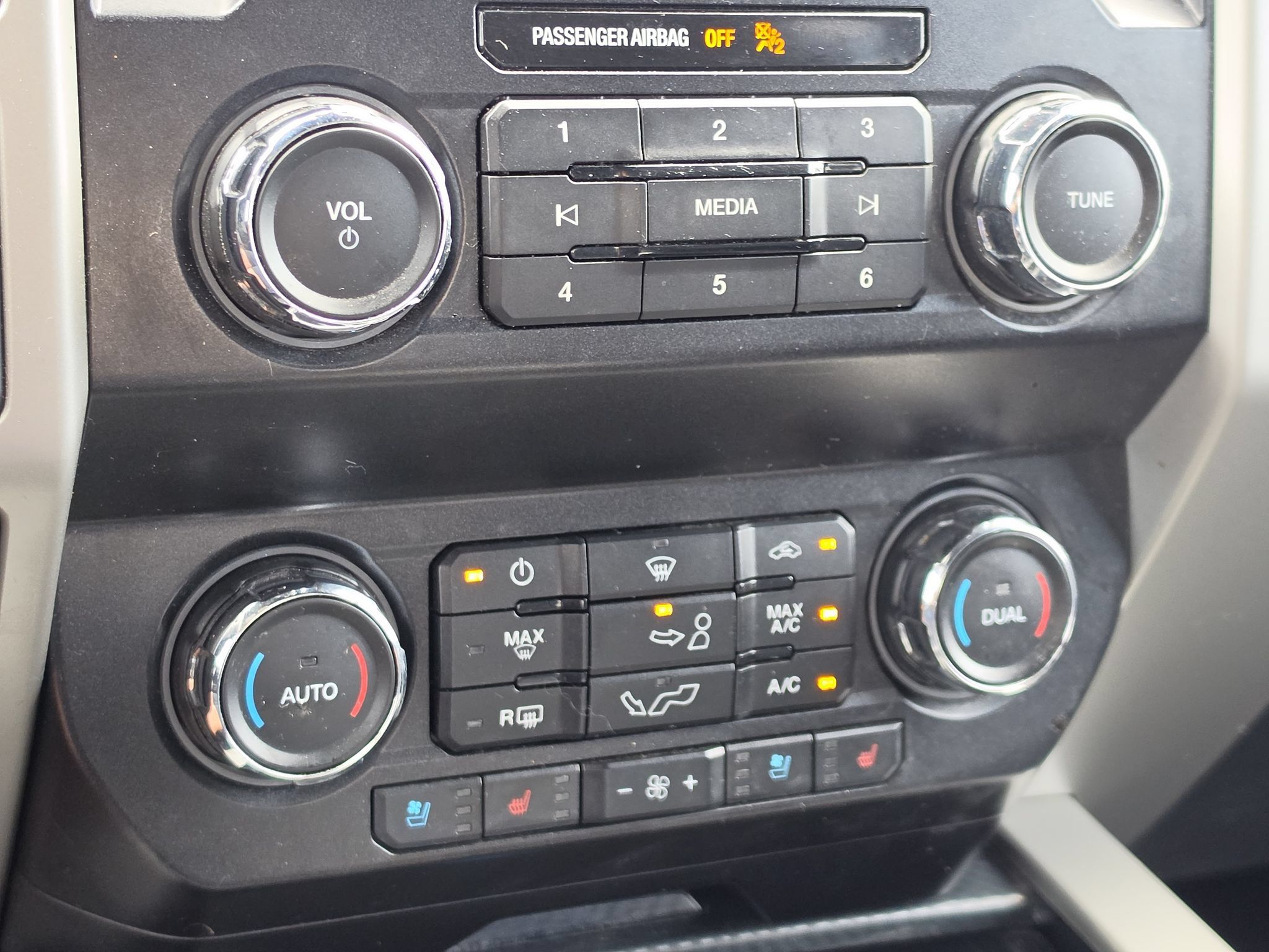 Used 2019 Ford F150 Lariat AWD/4WD image 28