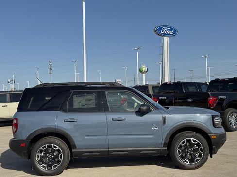 New 2026 Ford Bronco Sport Outer Banks w/ Outer Banks Tech Package+ AWD/4WD image 3