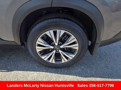 Used 2023 Nissan Rogue SV image 12