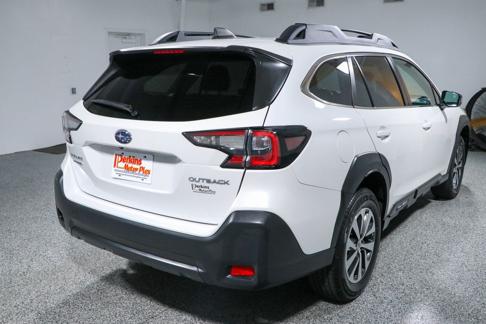 Used 2024 Subaru Outback Premium AWD/4WD image 7