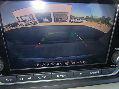 Used 2023 Nissan Rogue SV image 38