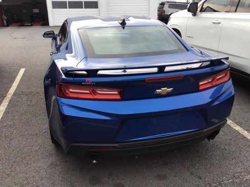 Used 2018 Chevrolet Camaro LT RWD image 3
