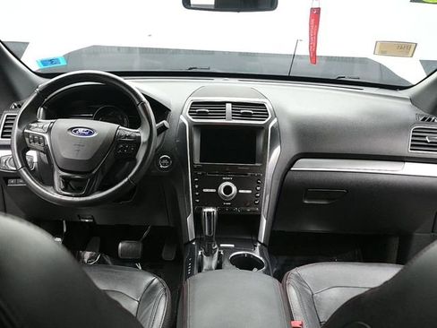 Used 2018 Ford Explorer Sport image 14