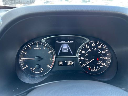 Used 2015 Nissan Pathfinder SV image 27